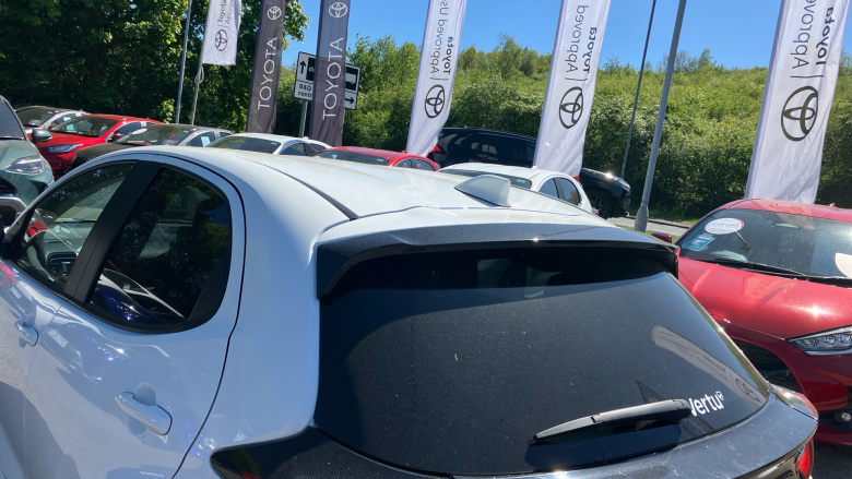 Toyota Yaris 1.5 Hybrid Design 5dr CVT Hybrid Hatchback